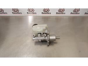 Gebruikte Hoofdremcilinder Mercedes B (W245) 2.0 B-180 CDI 16V Prijs € 25,00 Margeregeling aangeboden door Autorecycling Reuvers B.V.