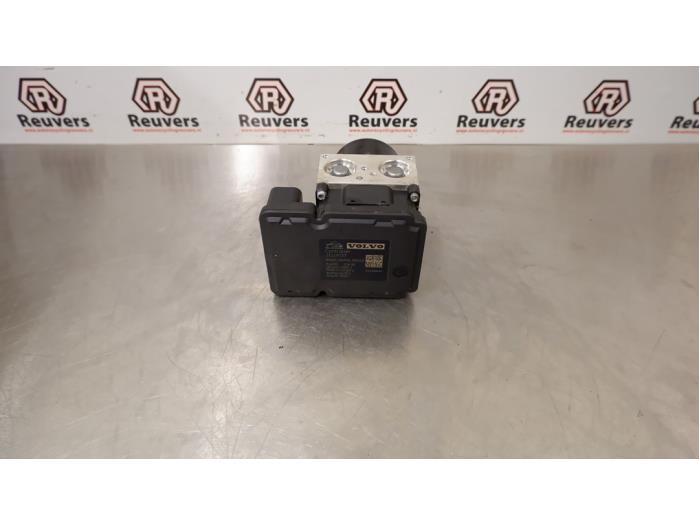 Gebruikte ABS Pomp Volvo V60 I (FW/GW) 1.6 T3 16V Prijs € 100,00 Margeregeling aangeboden door Autorecycling Reuvers B.V.