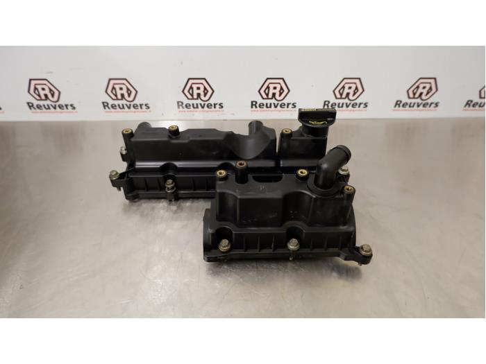 Gebruikte Kleppendeksel Volvo V60 I (FW/GW) 1.6 T3 16V Prijs € 35,00 Margeregeling aangeboden door Autorecycling Reuvers B.V.
