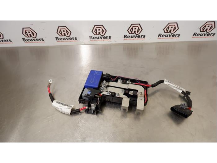 Gebruikte Start/Stop computer Volvo V60 I (FW/GW) 1.6 T3 16V Prijs € 40,00 Margeregeling aangeboden door Autorecycling Reuvers B.V.