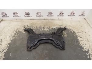 Gebruikte Subframe Citroen C4 Coupé (LA) 1.4 16V Prijs € 40,00 Margeregeling aangeboden door Autorecycling Reuvers B.V.