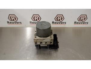 Gebruikte ABS Pomp Citroen C4 Coupé (LA) 1.4 16V Prijs € 50,00 Margeregeling aangeboden door Autorecycling Reuvers B.V.