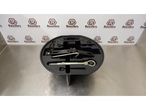 Gebruikte Gereedschap Set Citroen C4 Coupé (LA) 1.4 16V Prijs € 25,00 Margeregeling aangeboden door Autorecycling Reuvers B.V.