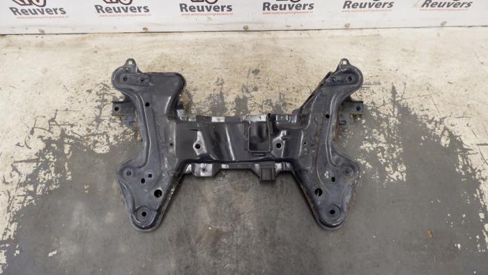 Subframe van een Citroën DS3 (SA) 1.6 e-HDi 2012