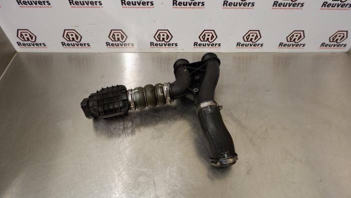 Gebruikte Intercooler Buis Citroen DS3 (SA) 1.6 e-HDi Prijs € 25,00 Margeregeling aangeboden door Autorecycling Reuvers B.V.