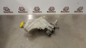Gebruikte Hoofdremcilinder Opel Combo 1.3 CDTI 16V ecoFlex Prijs € 25,00 Margeregeling aangeboden door Autorecycling Reuvers B.V.