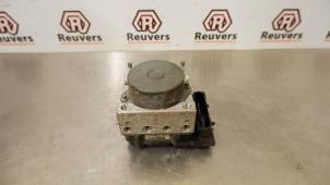 Gebruikte ABS Pomp Renault Clio III (BR/CR) 1.5 dCi 85 Prijs € 50,00 Margeregeling aangeboden door Autorecycling Reuvers B.V.