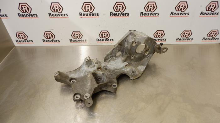 Gebruikte Dynamosteun boven Volkswagen Polo V (6R) 1.2 TDI 12V BlueMotion Prijs € 30,00 Margeregeling aangeboden door Autorecycling Reuvers B.V.