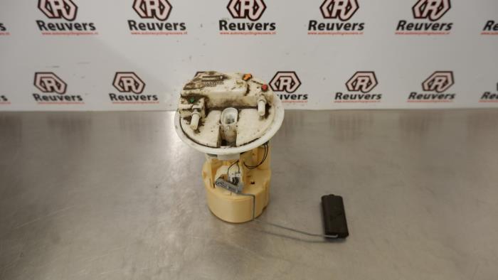 Gebruikte Tank element Pomp Renault Twingo (C06) 1.2 Prijs € 30,00 Margeregeling aangeboden door Autorecycling Reuvers B.V.