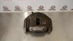 Gebruikte Remklauw (Tang) links-voor BMW 7 serie (E65/E66/E67) 745i,Li 4.4 V8 32V Prijs € 40,00 Margeregeling aangeboden door Autorecycling Reuvers B.V.