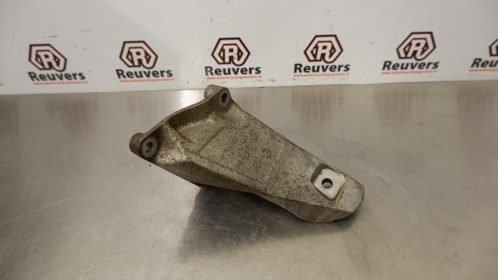 Gebruikte Motorrubber BMW 7 serie (E65/E66/E67) 745i,Li 4.4 V8 32V Prijs € 30,00 Margeregeling aangeboden door Autorecycling Reuvers B.V.