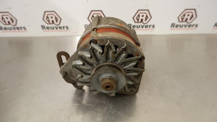 Gebruikte Dynamo Ford Fiesta 3 1.3 i,Classic Prijs € 35,00 Margeregeling aangeboden door Autorecycling Reuvers B.V.