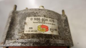 Alternator van een Ford Fiesta 3 1.3 i,Classic 1992