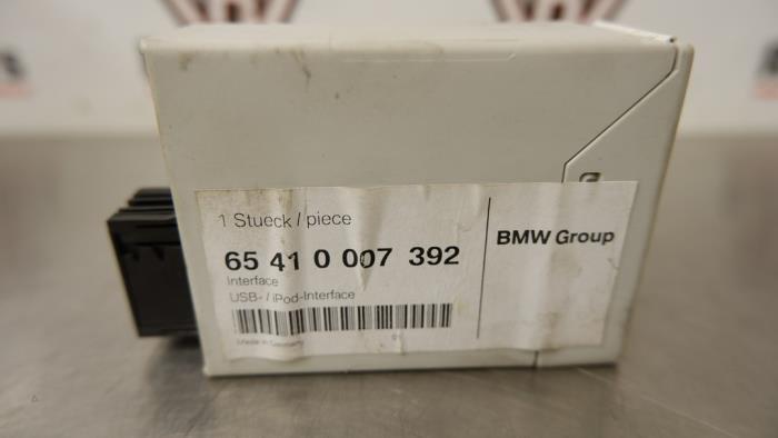 USB module van een BMW 1 serie (E81) 118d 16V 2009