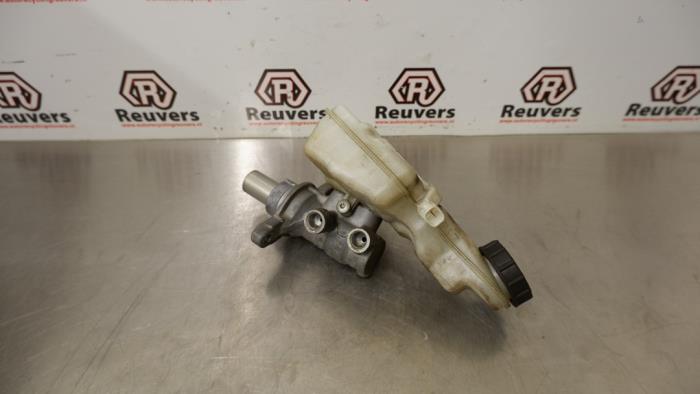 Gebruikte Hoofdremcilinder Ford Focus 3 Wagon 1.0 Ti-VCT EcoBoost 12V 100 Prijs € 25,00 Margeregeling aangeboden door Autorecycling Reuvers B.V.