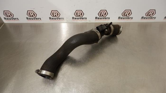 Gebruikte Intercooler Slang Ford Focus 3 Wagon 1.0 Ti-VCT EcoBoost 12V 100 Prijs € 40,00 Margeregeling aangeboden door Autorecycling Reuvers B.V.