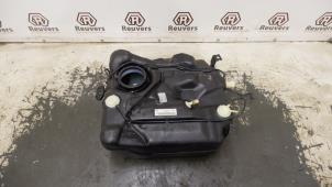 Gebruikte Brandstoftank Ford Focus 3 Wagon 1.0 Ti-VCT EcoBoost 12V 100 Prijs € 60,00 Margeregeling aangeboden door Autorecycling Reuvers B.V.