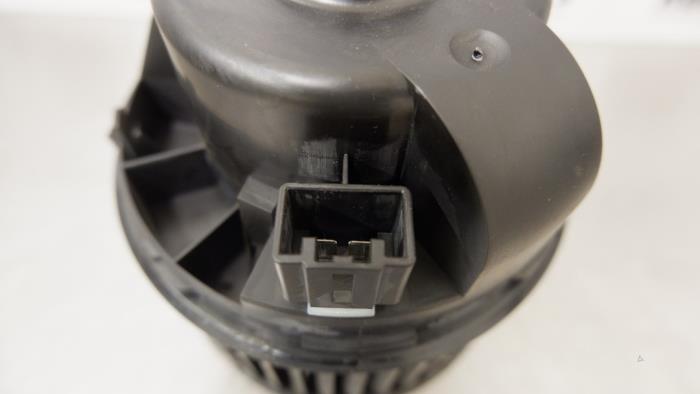 Kachel Ventilatiemotor van een Ford Focus 3 Wagon 1.0 Ti-VCT EcoBoost 12V 100 2013