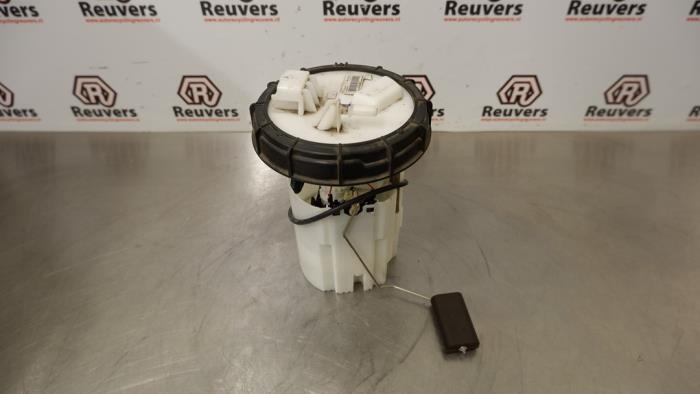 Gebruikte Tank element Pomp Renault Twingo III (AH) 0.9 Energy TCE 90 12V Prijs € 40,00 Margeregeling aangeboden door Autorecycling Reuvers B.V.