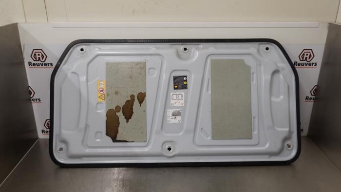 Gebruikte Afdekplaat motor Renault Twingo III (AH) 0.9 Energy TCE 90 12V Prijs € 35,00 Margeregeling aangeboden door Autorecycling Reuvers B.V.