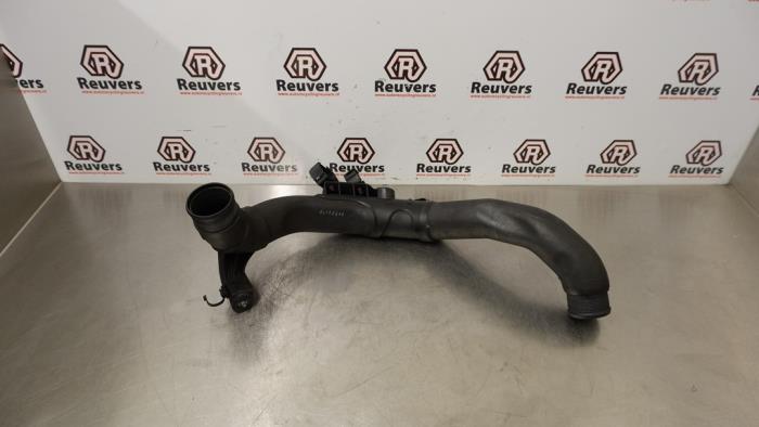 Gebruikte Intercooler Buis Volkswagen Polo V (6R) 1.2 TDI 12V BlueMotion Prijs € 20,00 Margeregeling aangeboden door Autorecycling Reuvers B.V.