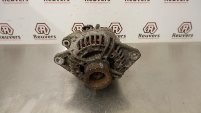 Gebruikte Dynamo Iveco New Daily III 35C12V,S12V Prijs € 50,00 Margeregeling aangeboden door Autorecycling Reuvers B.V.