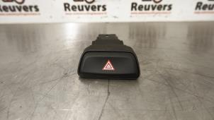 Gebruikte Alarmlicht Schakelaar Kia Picanto (TA) 1.0 12V Prijs € 10,00 Margeregeling aangeboden door Autorecycling Reuvers B.V.