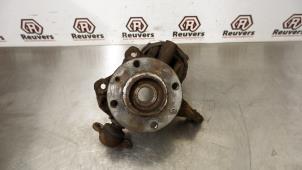 Gebruikte Asschenkel links-voor Peugeot 207 SW (WE/WU) 1.6 16V Prijs € 35,00 Margeregeling aangeboden door Autorecycling Reuvers B.V.