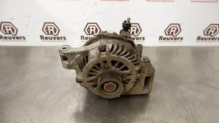 Gebruikte Dynamo Mazda 5 (CR19) 1.8i 16V Prijs € 40,00 Margeregeling aangeboden door Autorecycling Reuvers B.V.