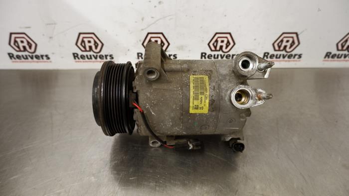 Gebruikte Aircopomp Ford Focus 3 1.0 Ti-VCT EcoBoost 12V 100 Prijs € 100,00 Margeregeling aangeboden door Autorecycling Reuvers B.V.