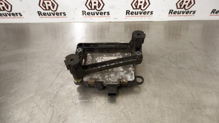 ACC Sensor (afstand) van een Peugeot 3008 I (0U/HU) 1.6 16V THP 155 2011