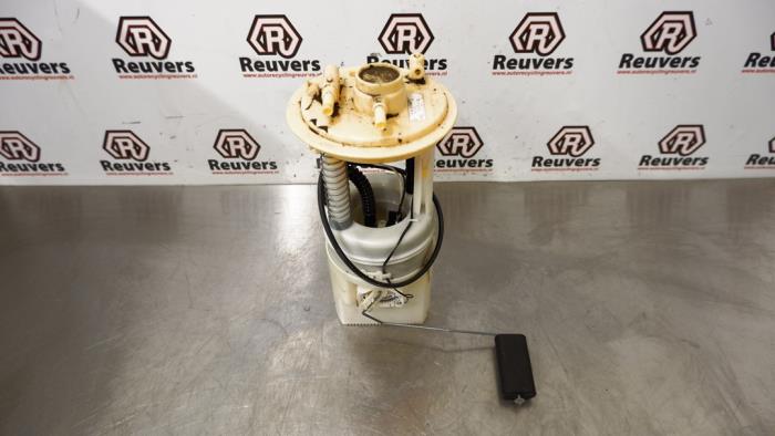 Gebruikte Tank element Pomp Mitsubishi Colt (Z2/Z3) 1.3 16V Prijs € 30,00 Margeregeling aangeboden door Autorecycling Reuvers B.V.