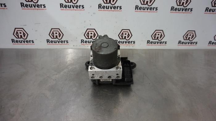 Gebruikte ABS Pomp Ford Transit 2.2 TDCi 16V Prijs € 85,00 Margeregeling aangeboden door Autorecycling Reuvers B.V.