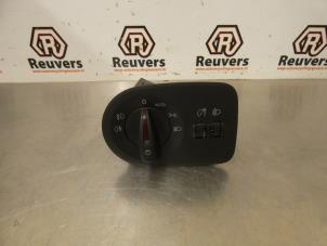 Gebruikte Licht Schakelaar Seat Ibiza ST (6J8) 1.2 TDI Ecomotive Prijs € 20,00 Margeregeling aangeboden door Autorecycling Reuvers B.V.