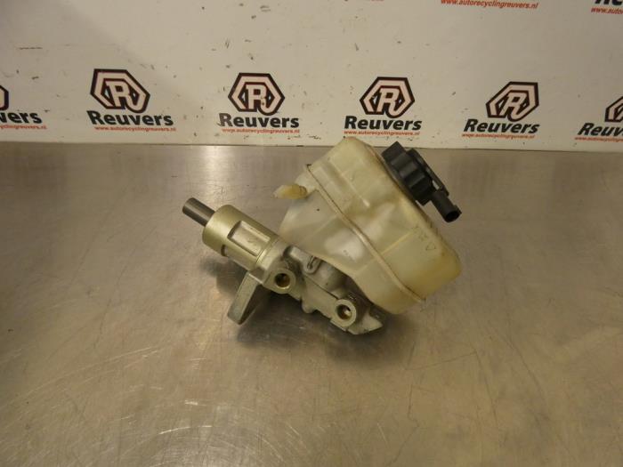 Gebruikte Hoofdremcilinder BMW 3 serie (E90) 320Si 16V Prijs € 25,00 Margeregeling aangeboden door Autorecycling Reuvers B.V.