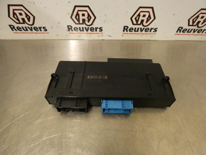 Gebruikte Bodycontrol Module BMW 3 serie (E90) 320Si 16V Prijs € 50,00 Margeregeling aangeboden door Autorecycling Reuvers B.V.