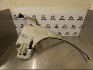Gebruikte Ruitensproeiertank voor BMW 3 serie (E90) 320Si 16V Prijs € 25,00 Margeregeling aangeboden door Autorecycling Reuvers B.V.