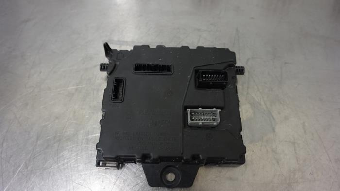 Gebruikte Bodycontrol Module Renault Kangoo Express (FW) 1.5 dCi 70 Prijs € 100,00 Margeregeling aangeboden door Autorecycling Reuvers B.V.