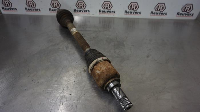 Gebruikte Aandrijfas links-voor Renault Kangoo Express (FW) 1.5 dCi 70 Prijs € 40,00 Margeregeling aangeboden door Autorecycling Reuvers B.V.