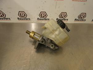 Gebruikte Hoofdremcilinder BMW 3 serie Touring (E91) 318i 16V Prijs € 25,00 Margeregeling aangeboden door Autorecycling Reuvers B.V.