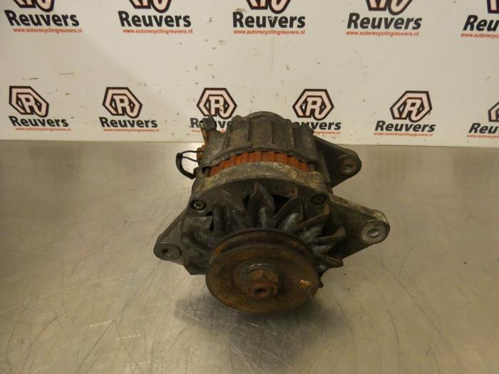 Gebruikte Dynamo Nissan Trade 3.0 TDI 100 Prijs € 60,00 Margeregeling aangeboden door Autorecycling Reuvers B.V.