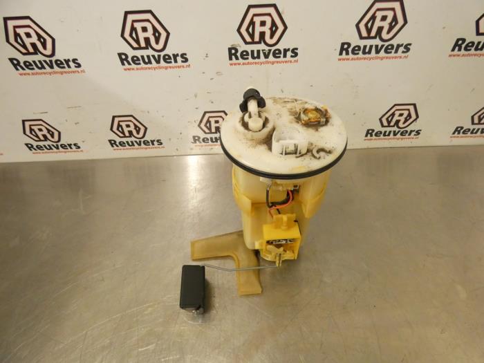 Gebruikte Tank element Pomp Toyota Yaris Verso (P2) 1.5 16V Prijs € 35,00 Margeregeling aangeboden door Autorecycling Reuvers B.V.