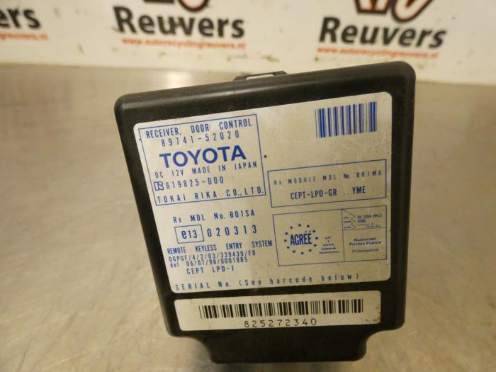 Module keyless vehicle van een Toyota Yaris Verso (P2) 1.5 16V 2001