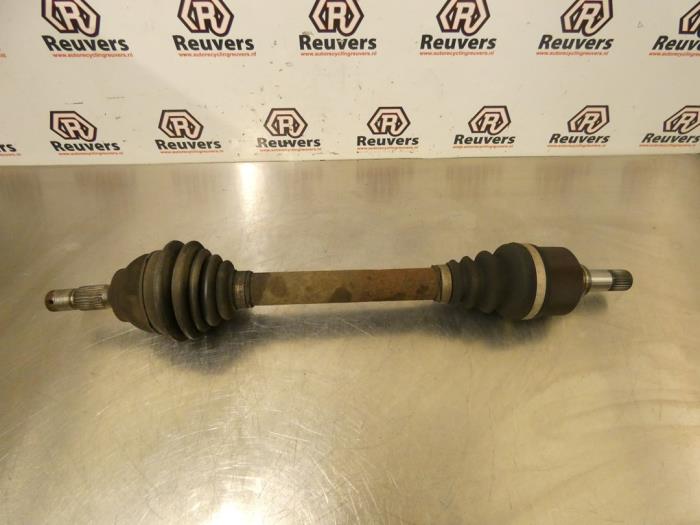 Gebruikte Steekas links-voor Peugeot 207/207+ (WA/WC/WM) 1.6 HDi 16V Prijs € 35,00 Margeregeling aangeboden door Autorecycling Reuvers B.V.