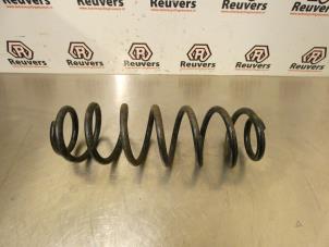 Gebruikte Schroefveer achter Volkswagen Golf Plus (5M1/1KP) 1.6 FSI 16V Prijs € 20,00 Margeregeling aangeboden door Autorecycling Reuvers B.V.