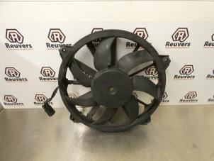 Gebruikte Koelvin Motor Peugeot 3008 I (0U/HU) 1.6 16V THP 155 Prijs € 35,00 Margeregeling aangeboden door Autorecycling Reuvers B.V.