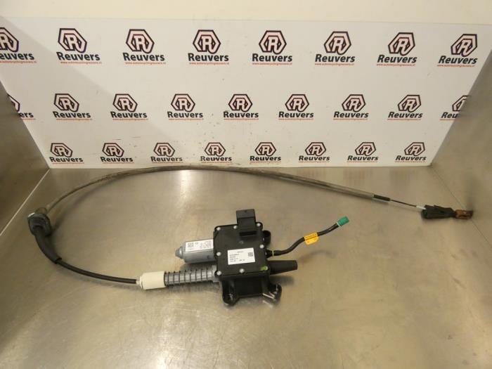 Gebruikte Handrem motor Peugeot 3008 I (0U/HU) 1.6 16V THP 155 Prijs € 125,00 Margeregeling aangeboden door Autorecycling Reuvers B.V.