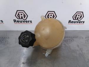 Gebruikte Expansievat Peugeot 308 (4A/C) 1.6 VTI 16V Prijs € 20,00 Margeregeling aangeboden door Autorecycling Reuvers B.V.