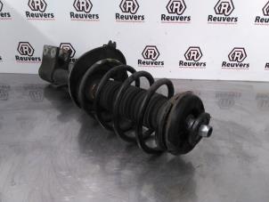 Gebruikte Mac Phersonpoot links-voor Peugeot 3008 I (0U/HU) 1.6 VTI 16V Prijs € 50,00 Margeregeling aangeboden door Autorecycling Reuvers B.V.