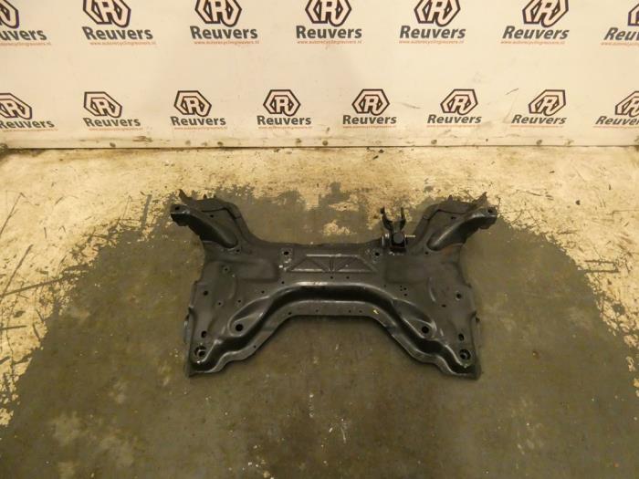 Gebruikte Subframe Peugeot 308 SW (4E/H) 1.6 VTI 16V Prijs € 50,00 Margeregeling aangeboden door Autorecycling Reuvers B.V.